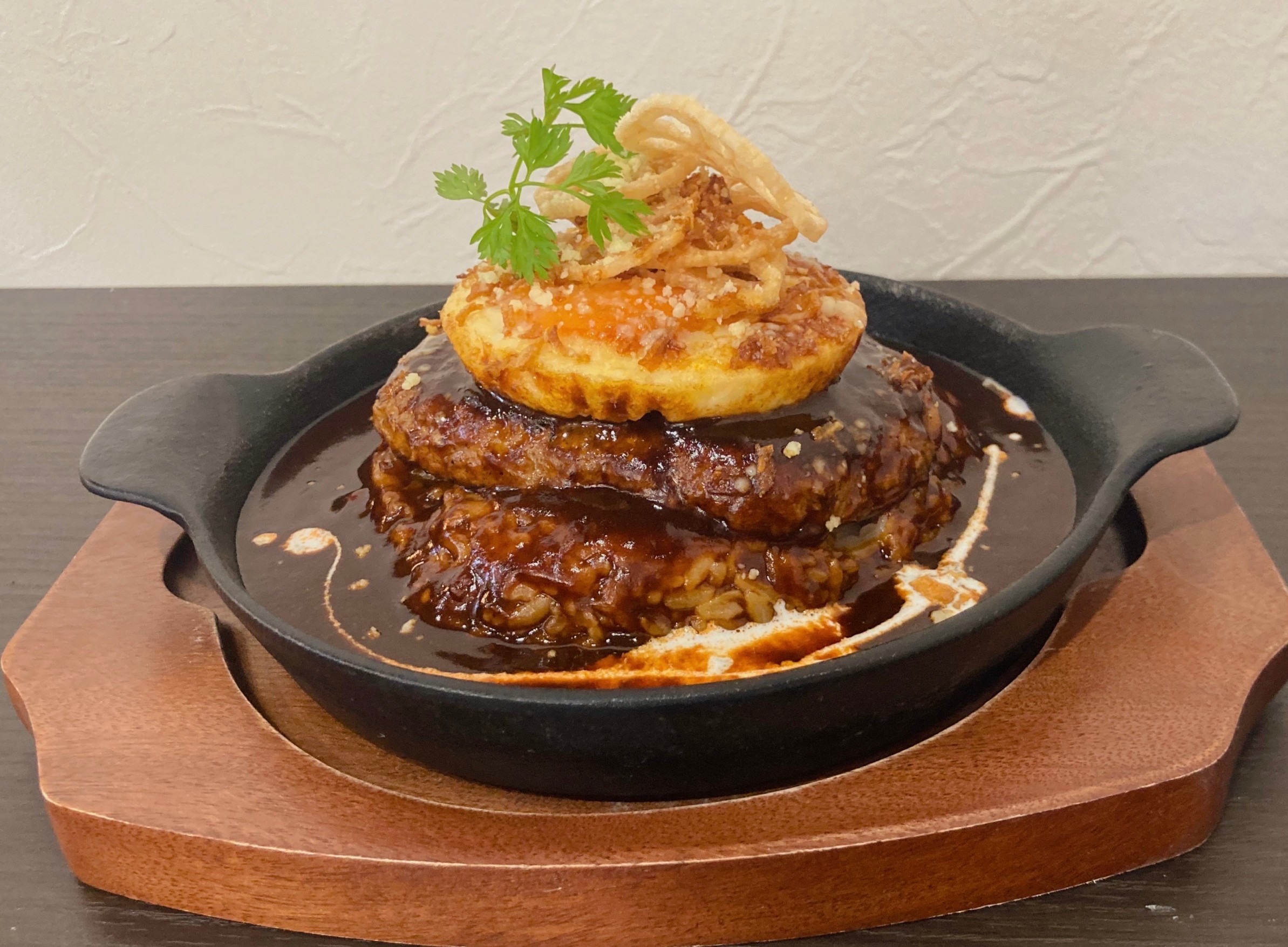 鉄板デミハンバーグライス